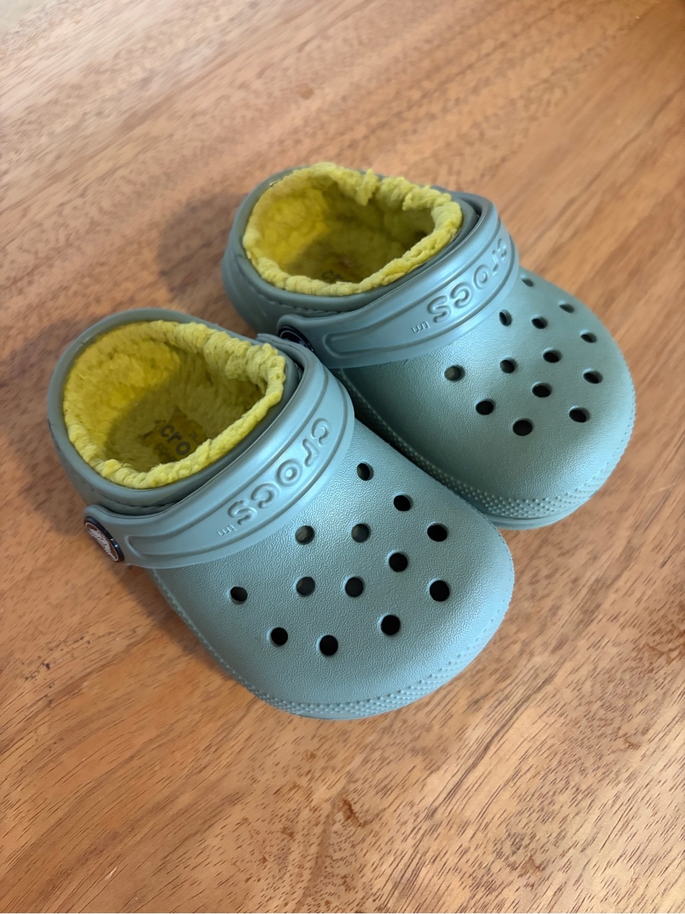 Crocs Kids Lined Clog - Sage Green with Yellow Lining toddler size 5